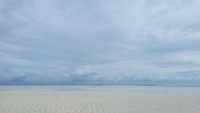 Pasir timbul atau pasir putih di kawasan Ayau