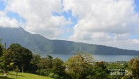 Pemandangan langsung menghadap Danau Beratan