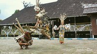 Budaya nan Eksotis dari Suku Dayak Kenyah yang mendiami Desa Adat Pampang.