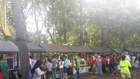 Tenda Jajanan untuk pengunjung Ecopark