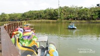 Pemandangan Danau Ecopark
