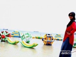Wisata Hemat di Pantai Mutun, Lampung
