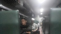 Kursi kereta api ekonomi
