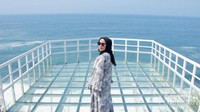 Spot Extream Jembatan Teras Kaca, Pantai Nguluran, wonosari