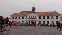 Kawasan Kota Tua Jakarta, banyak menampilkan atraksi wisata menarik bagi pengunjung.