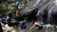 Menikmati segarnya air