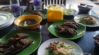 Hidangan lengkap di Resto Irama 3