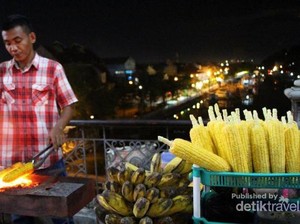 Wisata Kuliner Malam di Padang, Coba Sambangi Jembatan Siti Nurbaya