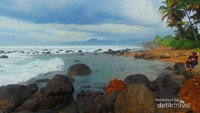 Pantai Cimaja kala pagi hari