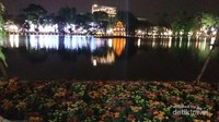 Menara Kura-kura di Hoan Kiem Lake
