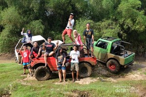 Wisata Offroad Melintasi Sungai di Bejiharjo, Yogyakarta