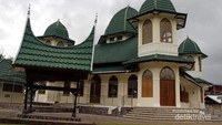 Masjid Tapi Nurul Iman Koto Gadang dari sudut lain