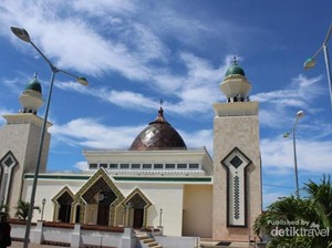 Wisata Religi di Masjid Agung Babussalam, Sabang