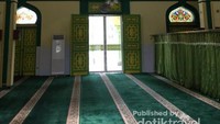 Interior Masjid Al-Osmani