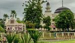 Wisata Religi ke Masjid Agung At Tin di Komplek TMII