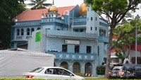 Masjid Malabar yang mencolok dengan warna biru