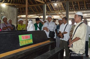 Wisata Religi Makam Wali di Bali, Bisa!