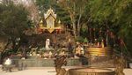Wisata Religi Sambil Pandangi Laut Cantik di Vihara Dewi Kwan Im