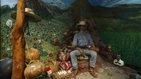 Diorama penjaga kebun ganja di Meksiko (www.almamagazine.com)