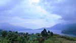 Wow! Serunya Jalan-jalan ke Danau Atas Bawah di Sumbar