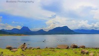 Pemandangan dari atas bendungan ke arah utara