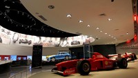Melihat mobil balap Ferrari dari dekat (blogmotori.com)