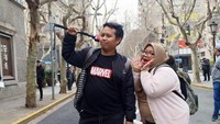 Pengunjung yang berfoto di area Xintiandi
