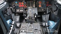 Bagian kokpit pilotnya masih ada