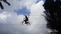 Sepeda Langit hanya untuk yang punya keberanian lebih.