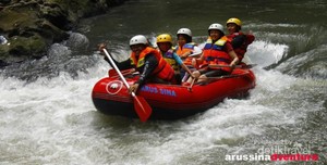 Yang Baru di Malang: Rafting di Tengah Kota