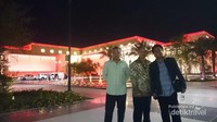 Di depan Celebration Hall