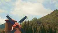 Ada kincir angin juga!