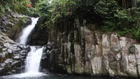 Lubuak Kudo memiliki 2 air terjun yang menyegarkan