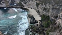 Kecantikan Tersembunyi Pantai Atuh, Beautiful Hidden Beach.