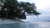 Pasir putih Pulau Condong