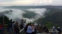 Menghabiskan akhir pekan bersama kerabat, salah satu cara melepas penat dari hiruk pikuk keramaian Kota