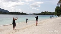 Pulau Pagang yang diselimuti pasir putih