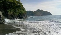 Sisi lain Pantai Lampon