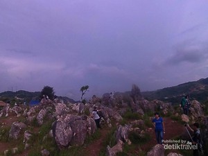 Yang Menarik di Bandung, Gua Pawon dan Stone Garden