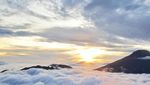 Yang Paling Dinanti di Sikunir: Golden Sunrise