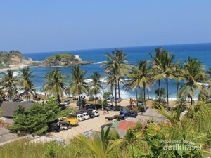 Yang Paling Terkenal di Pacitan, Pantai Klayar