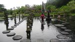 Yang Segar dari Bali, Istana Air Taman Tirta Gangga