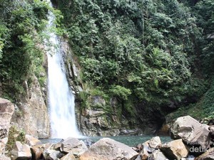 Yang Sejuk di Pesisir Selatan, Air Terjun Bayang Sani