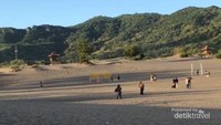 pemandangan bukit disekitar Gumuk Pasir Parangkusumo
