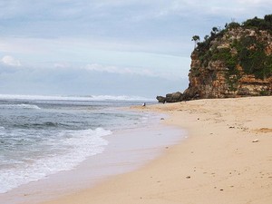 Yang Sepi di Gunungkidul, Pantai Sanglen