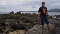 di bebatuan
