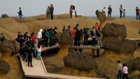 Yeliu Geopark menjadi target utama wisatawan yang datang ke Taiwan (Sumber: sarahpelham.com)