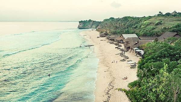 Pantai Balangan (hoteldomestik.com)