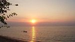 Yuk! Menikmati Sunrise dan Berselancar di Pantai Sanur, Bali