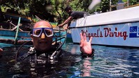 Menyelesaikan penyelaman yang di pandu jasa operator selam